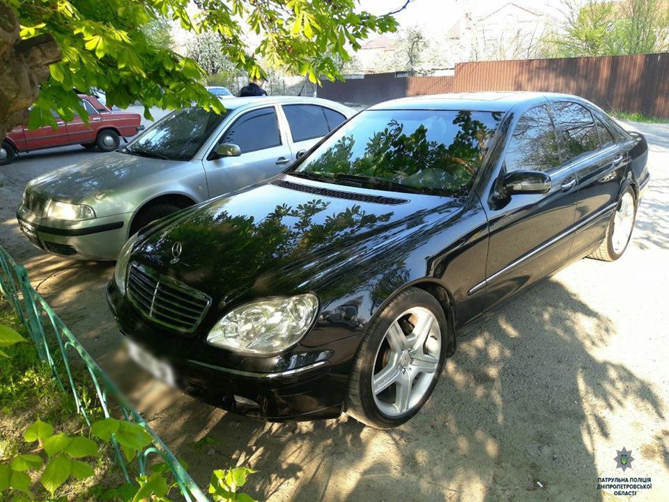 В Днепре полицейские нашли машину, которую разыскивали в Херсоне В Днепре полицейские нашли машину, которую разыскивали в Херсоне