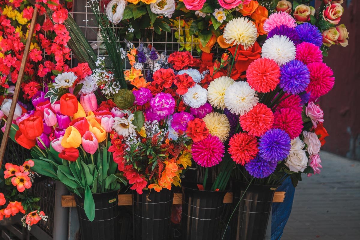 Лучше несите живые цветы Лучше несите живые цветы