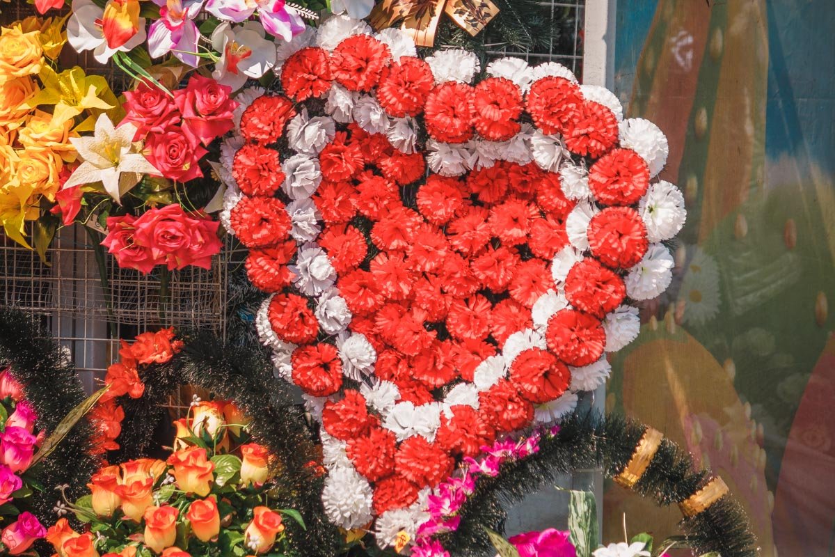 Кладбищенская романтика Кладбищенская романтика