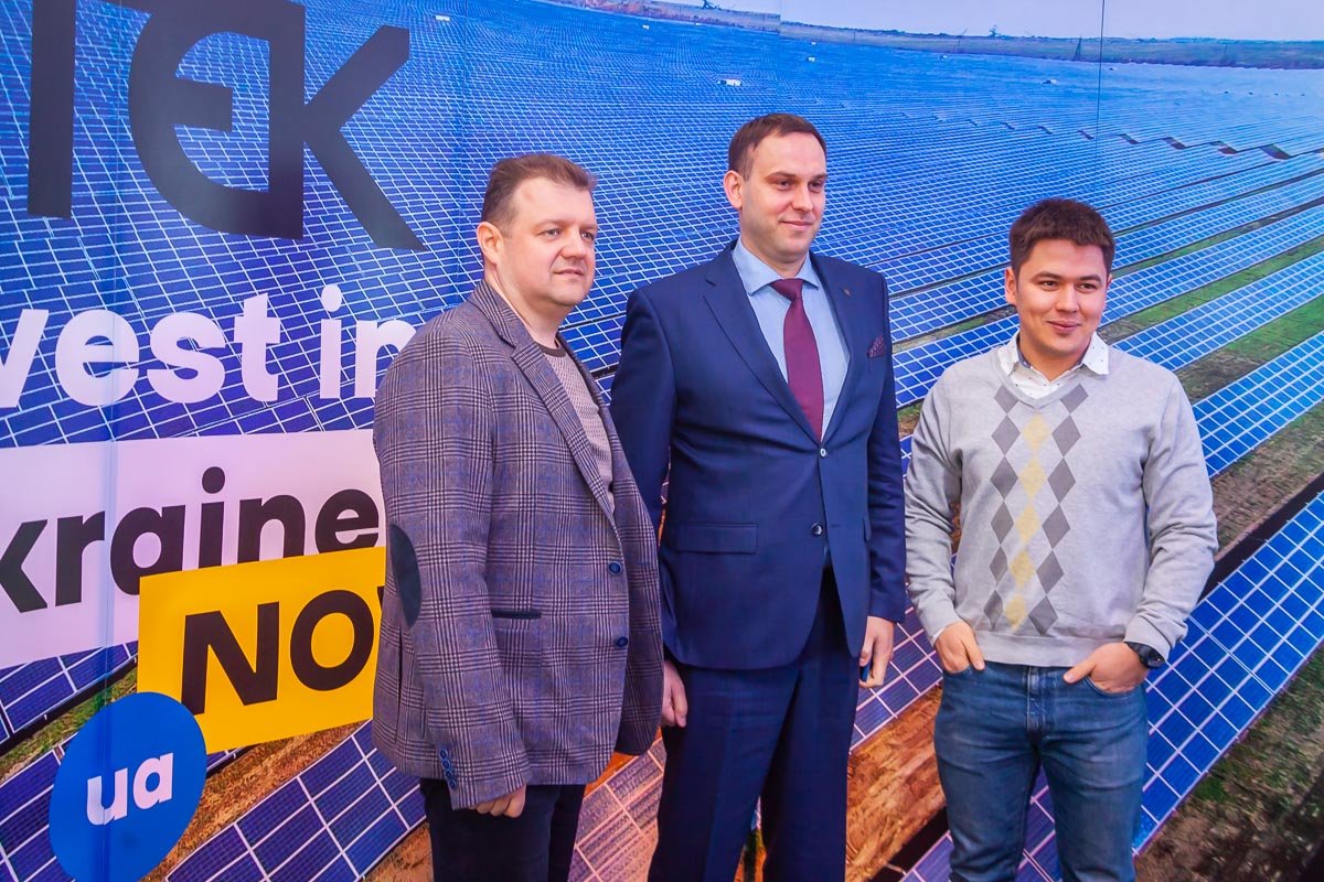 В Днепропетровской области начала работу крупнейшая солнечная электростанция в Украине 12