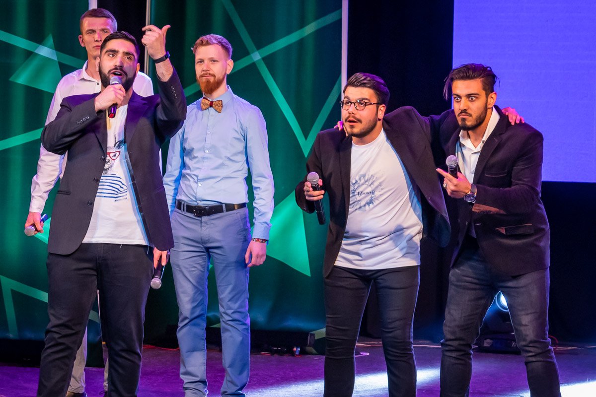 На протяжении всего мероприятия команды удивляли своей уникальностью На протяжении всего мероприятия команды удивляли своей уникальностью