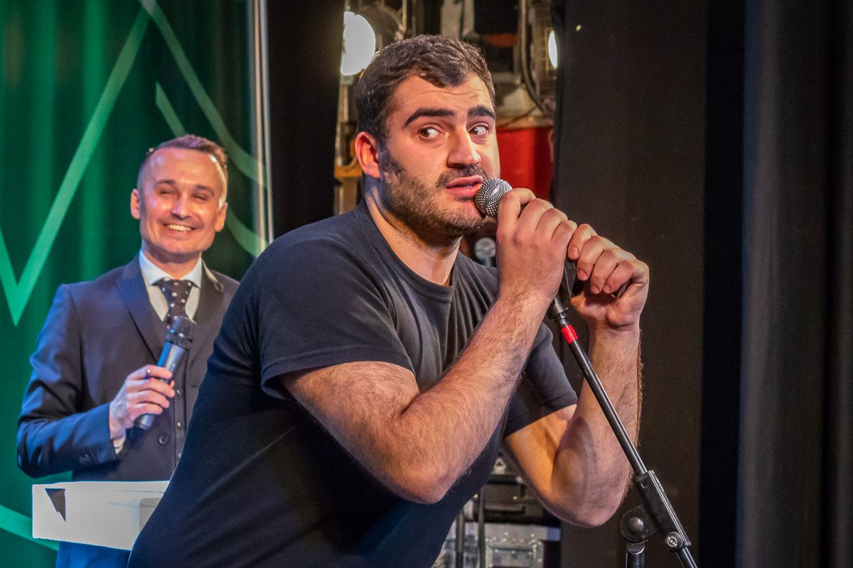 Многие отошли от привычного формата миниатюр и использовали современные технологии экспериментируя со звуком и видео Многие отошли от привычного формата миниатюр и использовали современные технологии экспериментируя со звуком и видео