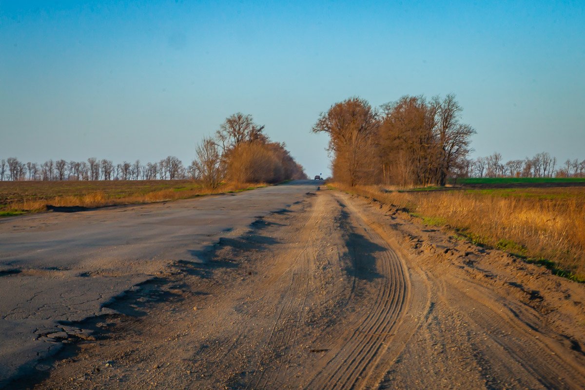 Местами покрытия нет 