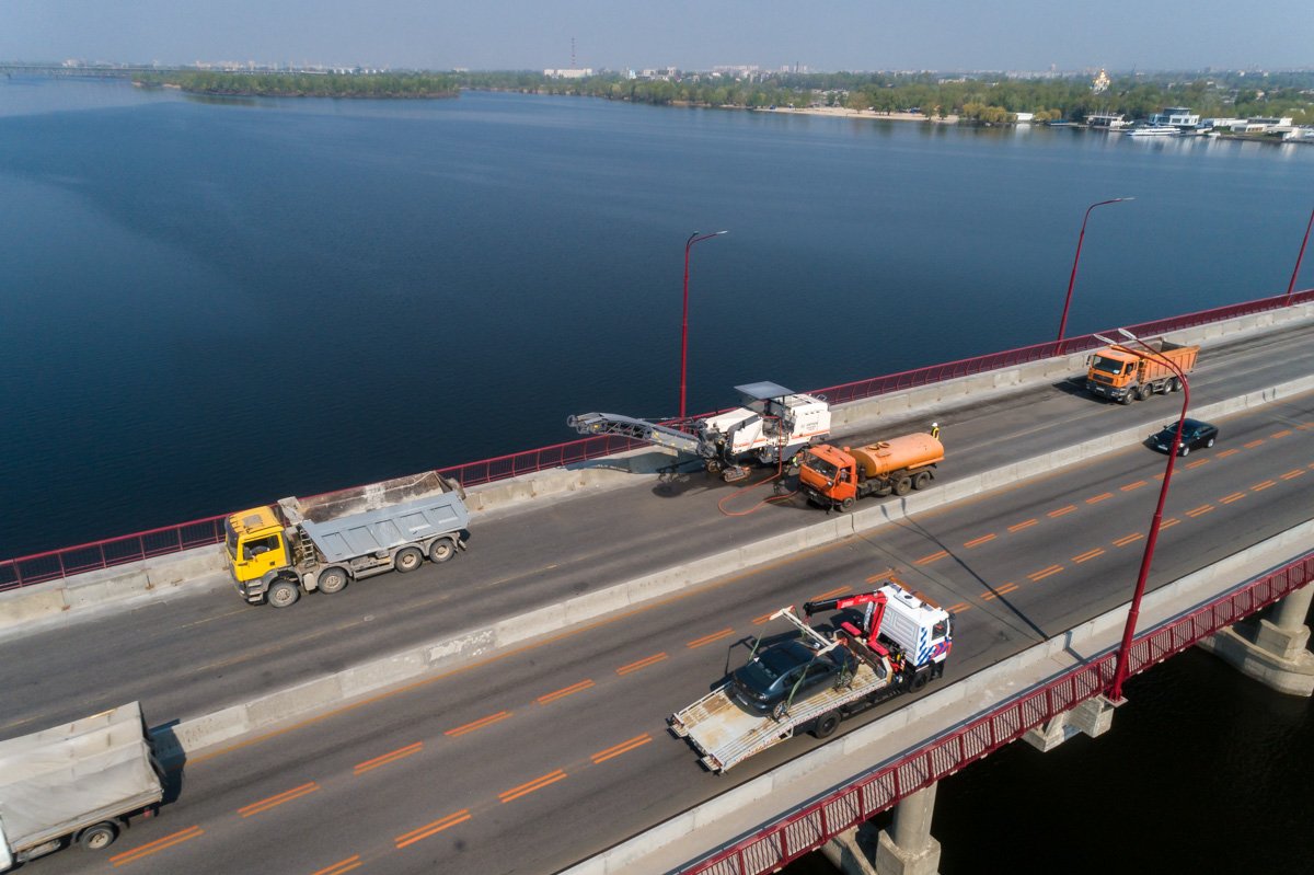 Видимо, глас народа таки дошел до нужных ушей, в связи с чем коммунальщики принялись за работу Видимо, глас народа таки дошел до нужных ушей, в связи с чем коммунальщики принялись за работу