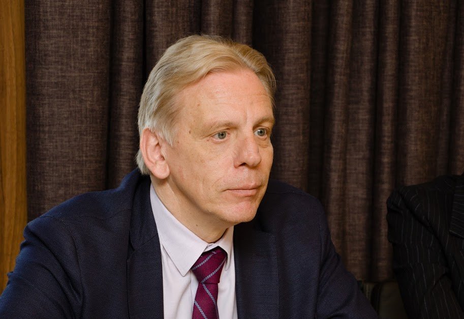 Алекс Ленартс Алекс Ленартс