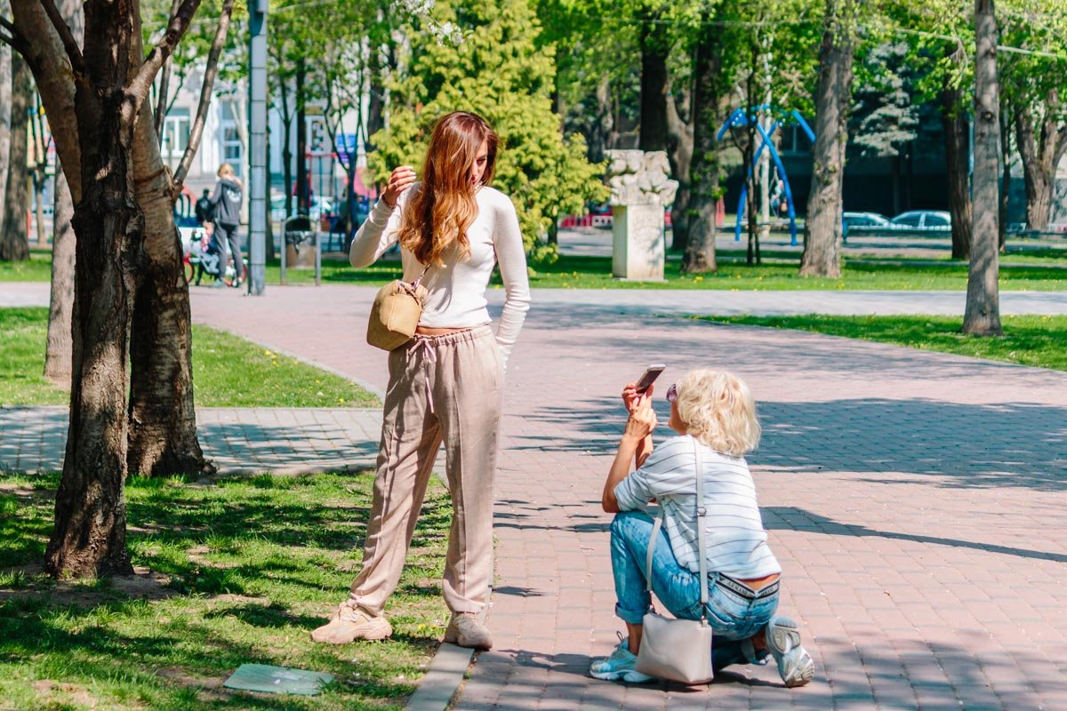 Новое фото на фоне красивых цветов еще никогда не было лишним Новое фото на фоне красивых цветов еще никогда не было лишним