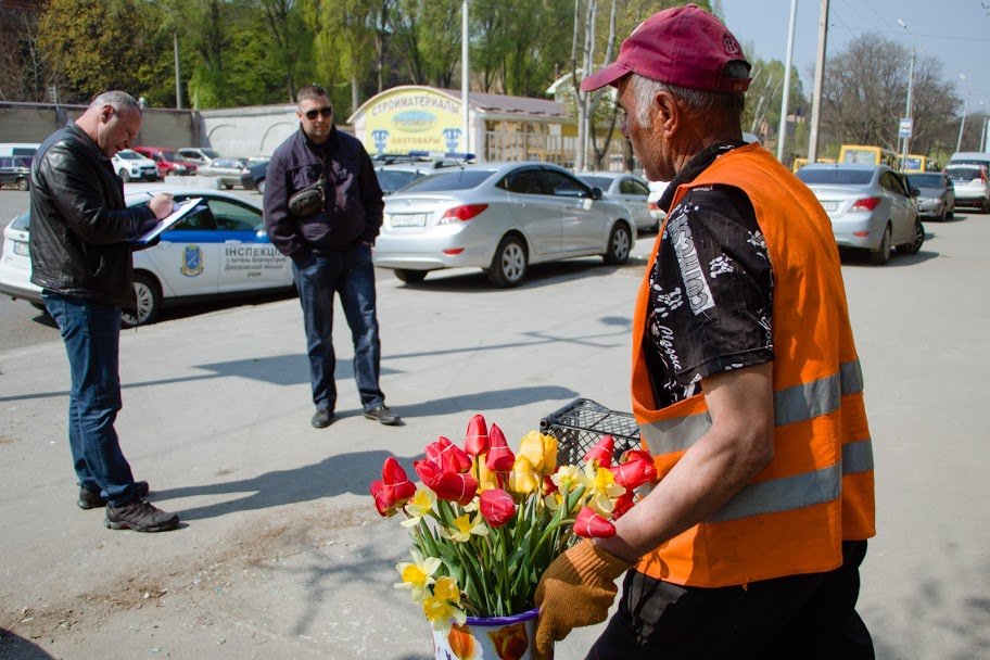 В Днепре запрещено торговать подобной продукцией  В Днепре запрещено торговать подобной продукцией