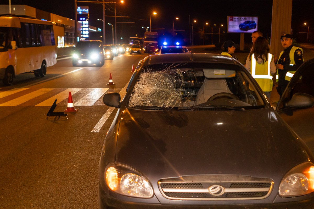 На Набережной Заводской, под Кайдакским мостом, Lanos сбил велосипедиста На Набережной Заводской, под Кайдакским мостом, Lanos сбил велосипедиста