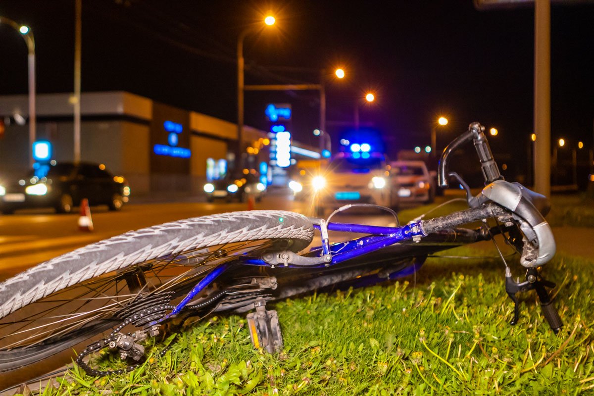 Парня сбили на пешеходном переходе Парня сбили на пешеходном переходе