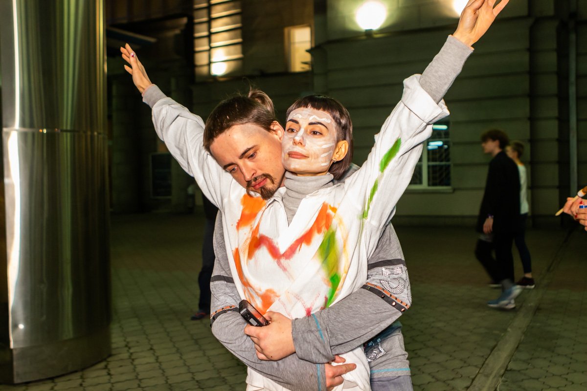 Каждый участник инсталляции был в определенном образе Каждый участник инсталляции был в определенном образе