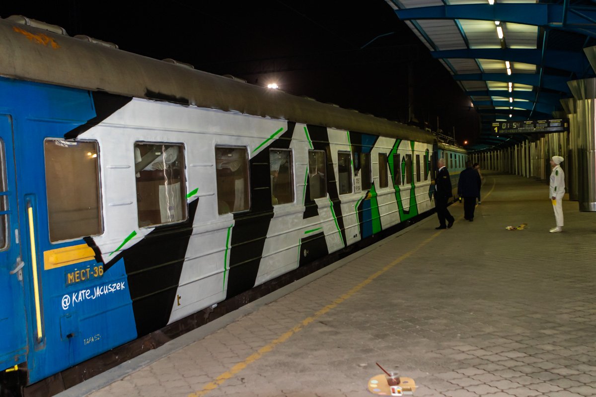 В поезде были как купе, так и плацкарты В поезде были как купе, так и плацкарты