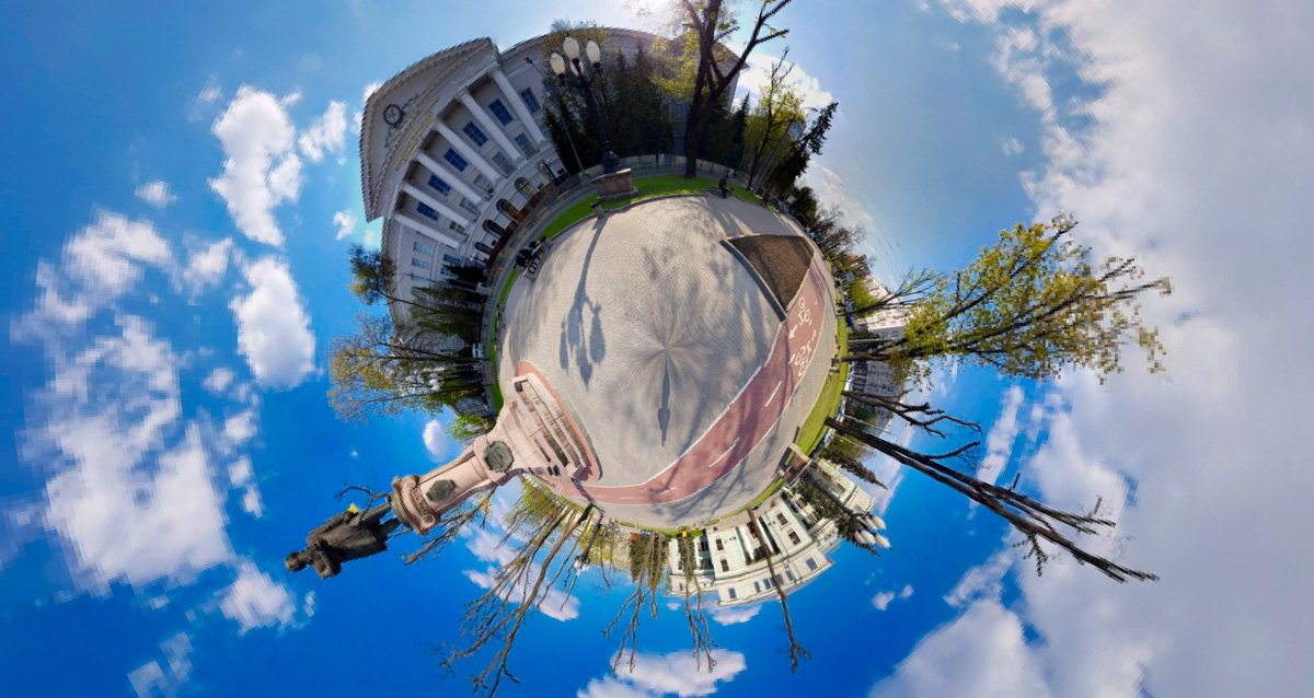 Присмотрись в самый центр Присмотрись в самый центр