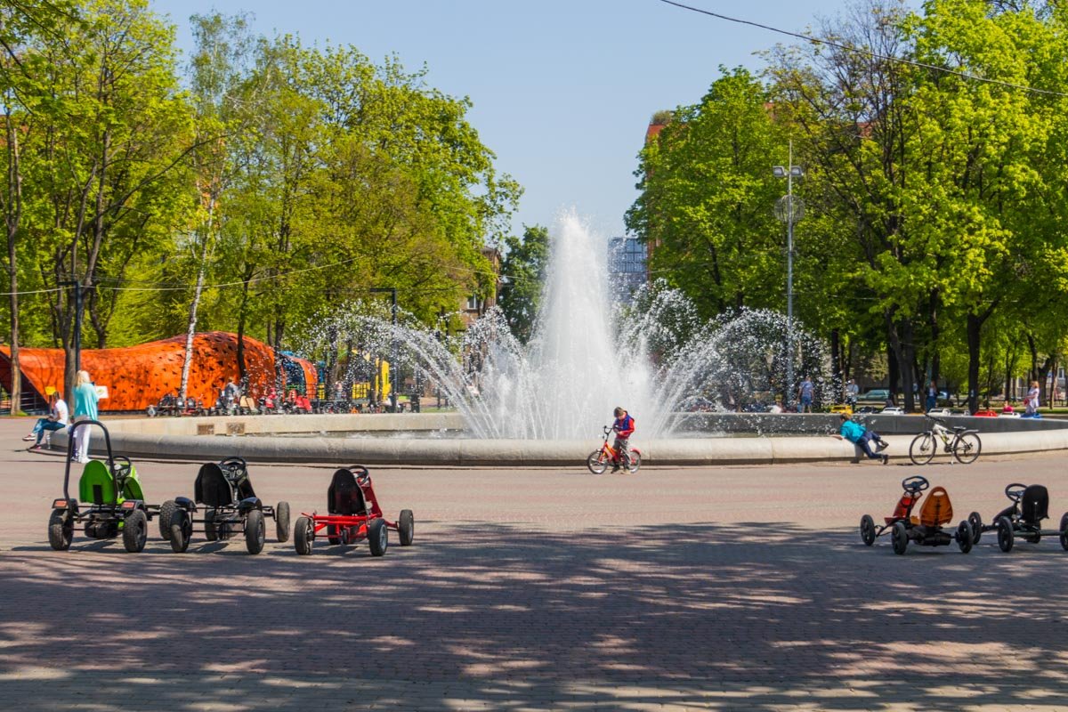 Сквер Героев ждет вас Сквер Героев ждет вас