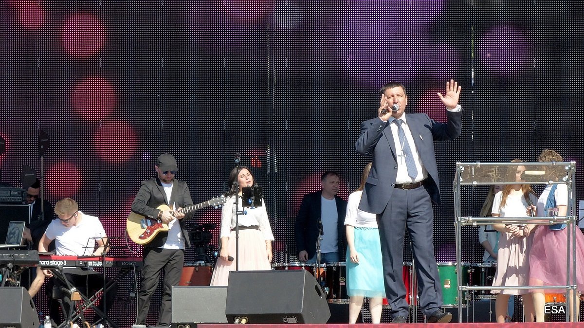 В Днепре пройдет "Исцеляющая молитва": участие примут 25 тысяч человек 4