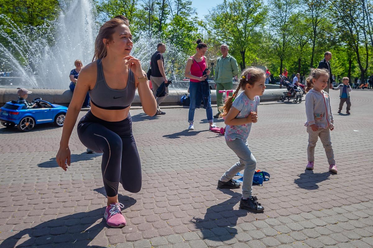 Нужно подавать пример