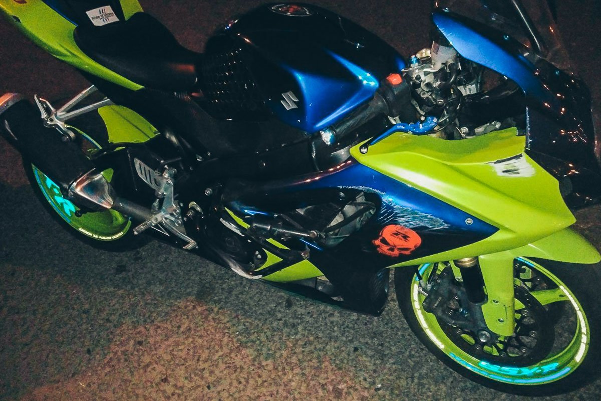 В Днепре на Бульваре Славы столкнулись мотоцикл и Toyota