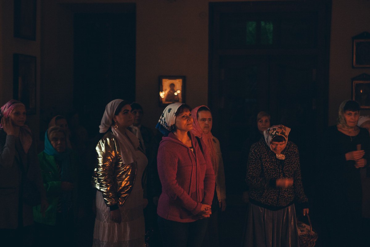 Первые прихожане посетили храм в полночь 