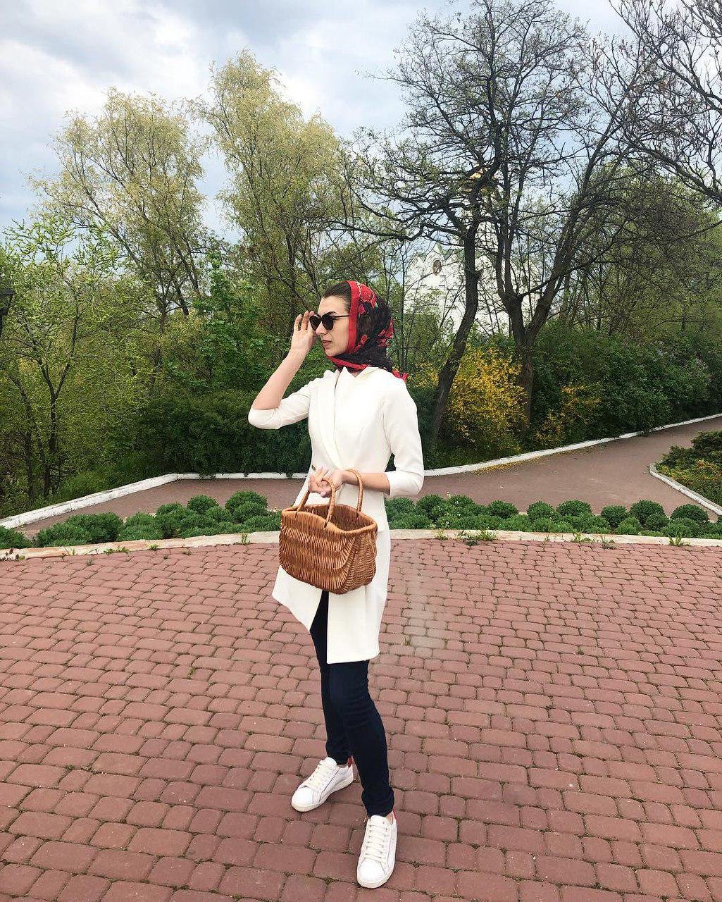 Можно быть модной и в платочке Можно быть модной и в платочке