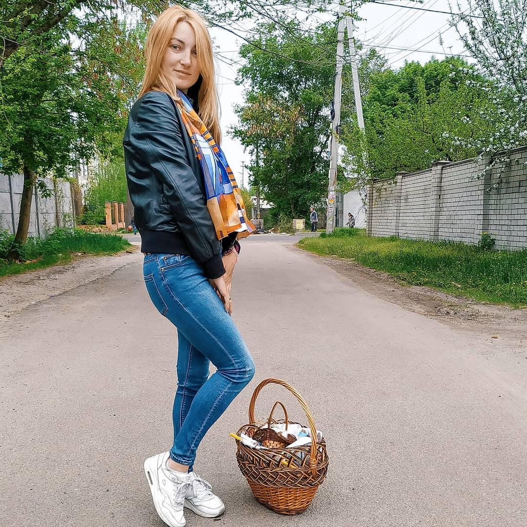 Все красотки пошли в церковь Все красотки пошли в церковь