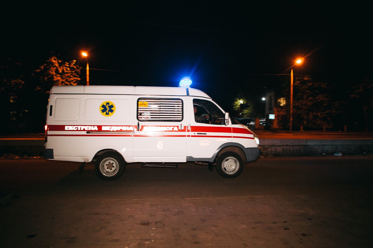 На место происшествия приехали сотрудники патрульной полиции и врачи «скорой» помощи На место происшествия приехали сотрудники патрульной полиции и врачи «скорой» помощи