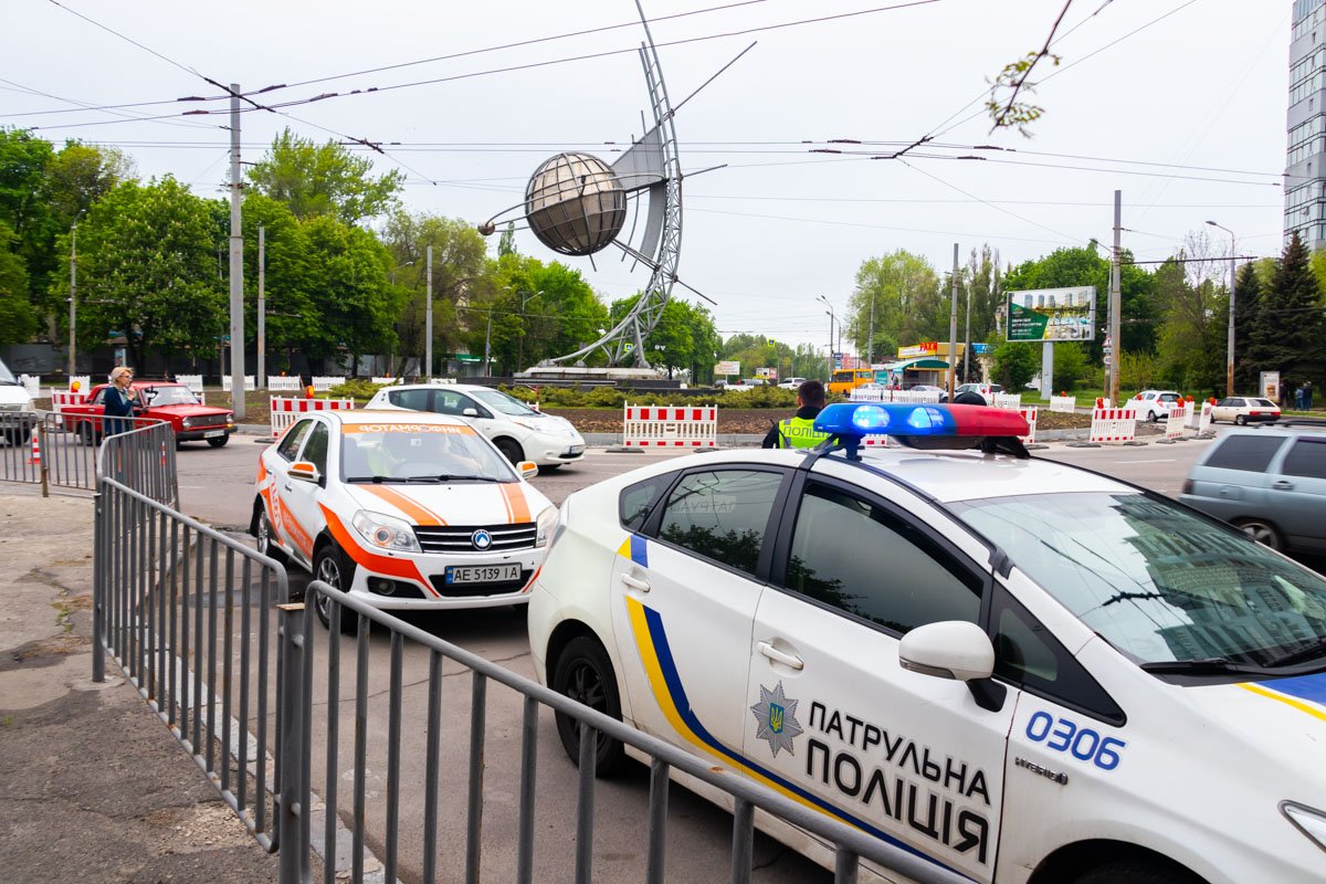 Место аварии оградили Место аварии оградили