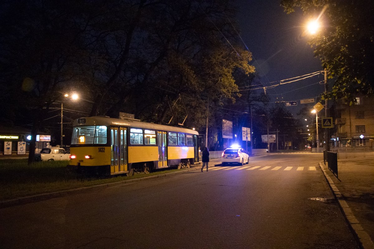 Пожилая женщина разбила голову в трамвае Пожилая женщина разбила голову в трамвае