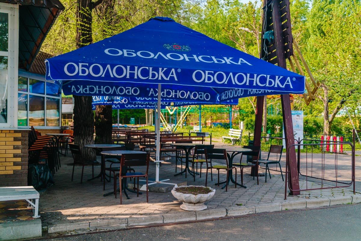 С ними по соседству работают кафе-долгожители  С ними по соседству работают кафе-долгожители