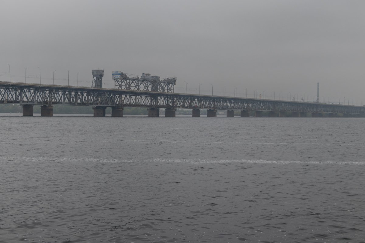 Мост уходит в туман