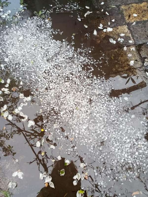 А потом город начал тонуть в лужах