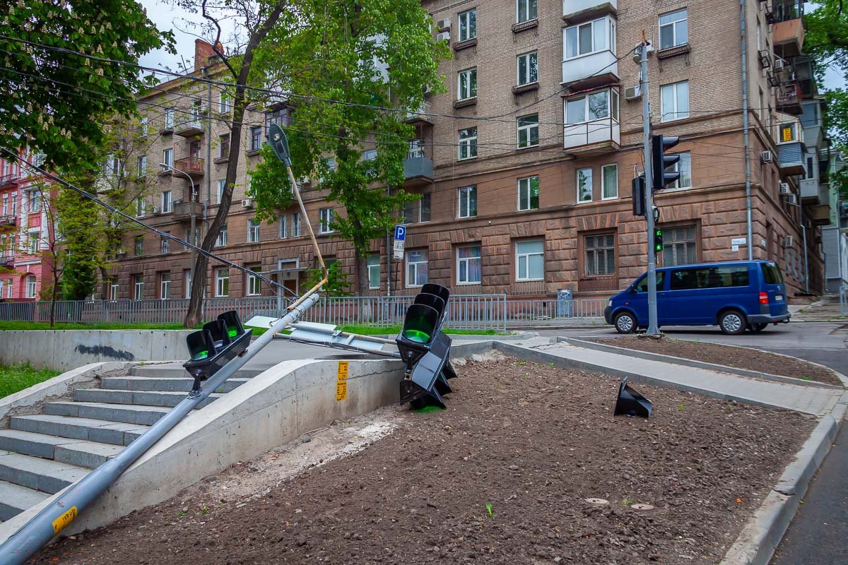 Упал светофор Упал светофор