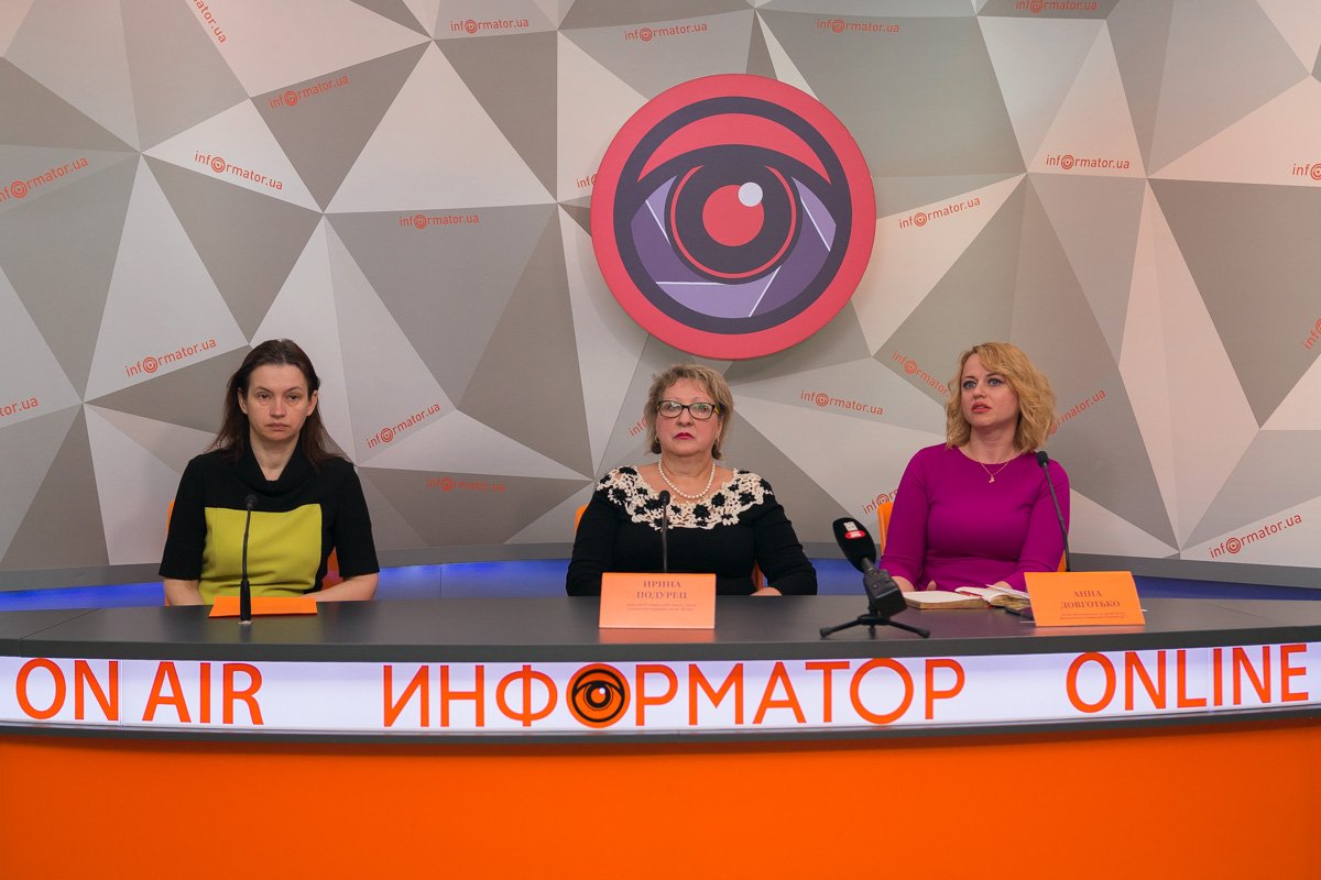 В Днепре в интернате 2-летнюю девочку привязали шарфом к стулу: что говорит руководство В Днепре в интернате 2-летнюю девочку привязали шарфом к стулу: что говорит руководство
