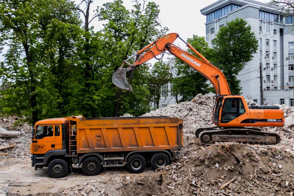 Работа кипит