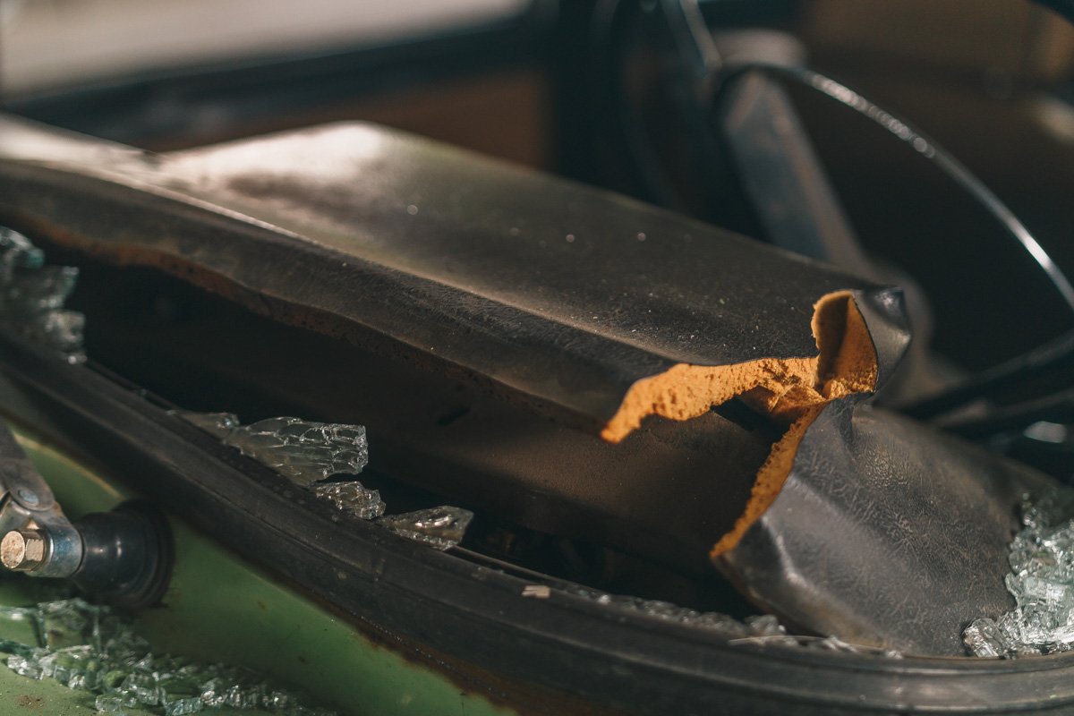 В этот момент со стороны Слобожанкого проспекта двигался Москвич В этот момент со стороны Слобожанкого проспекта двигался Москвич