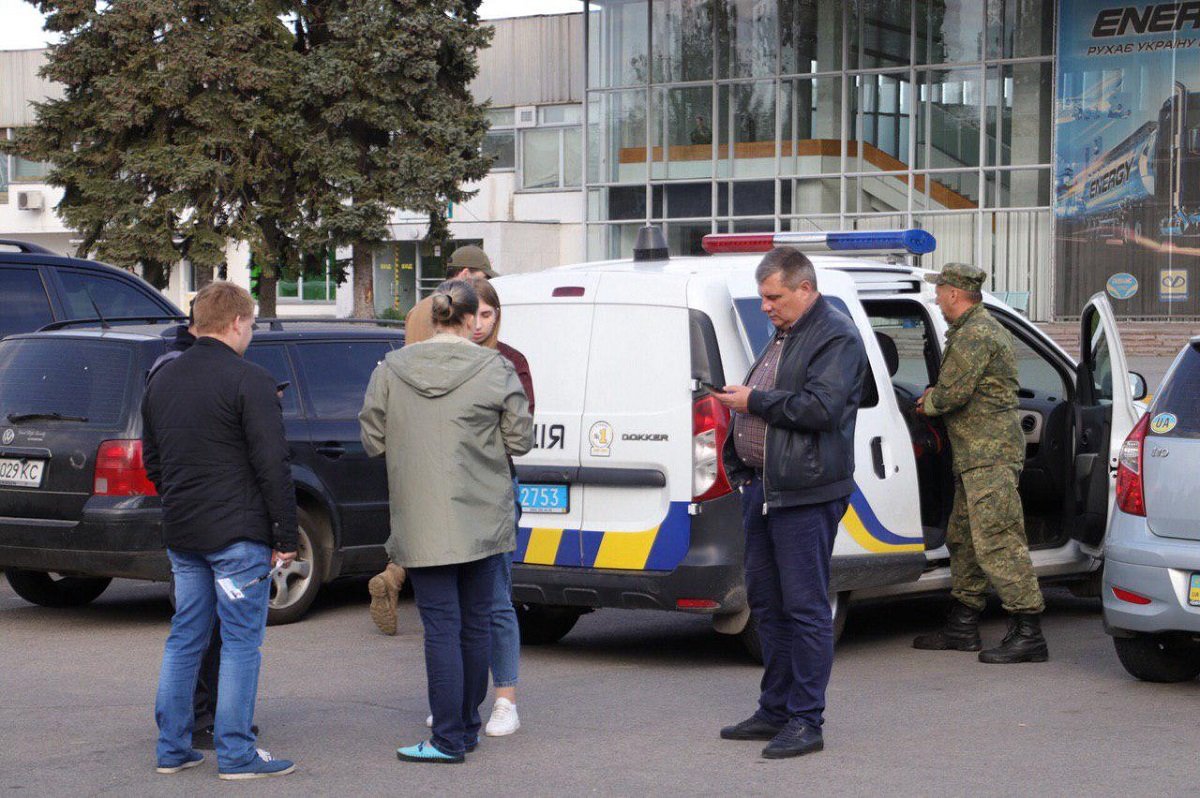 Людей эвакуировали Людей эвакуировали