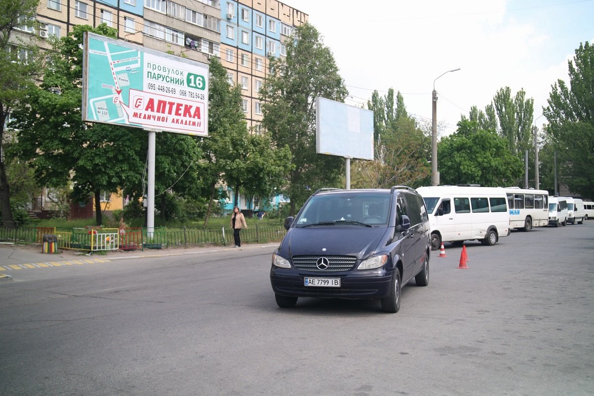 В переулке Парусном возле тупика маршруток №121 случилась авария