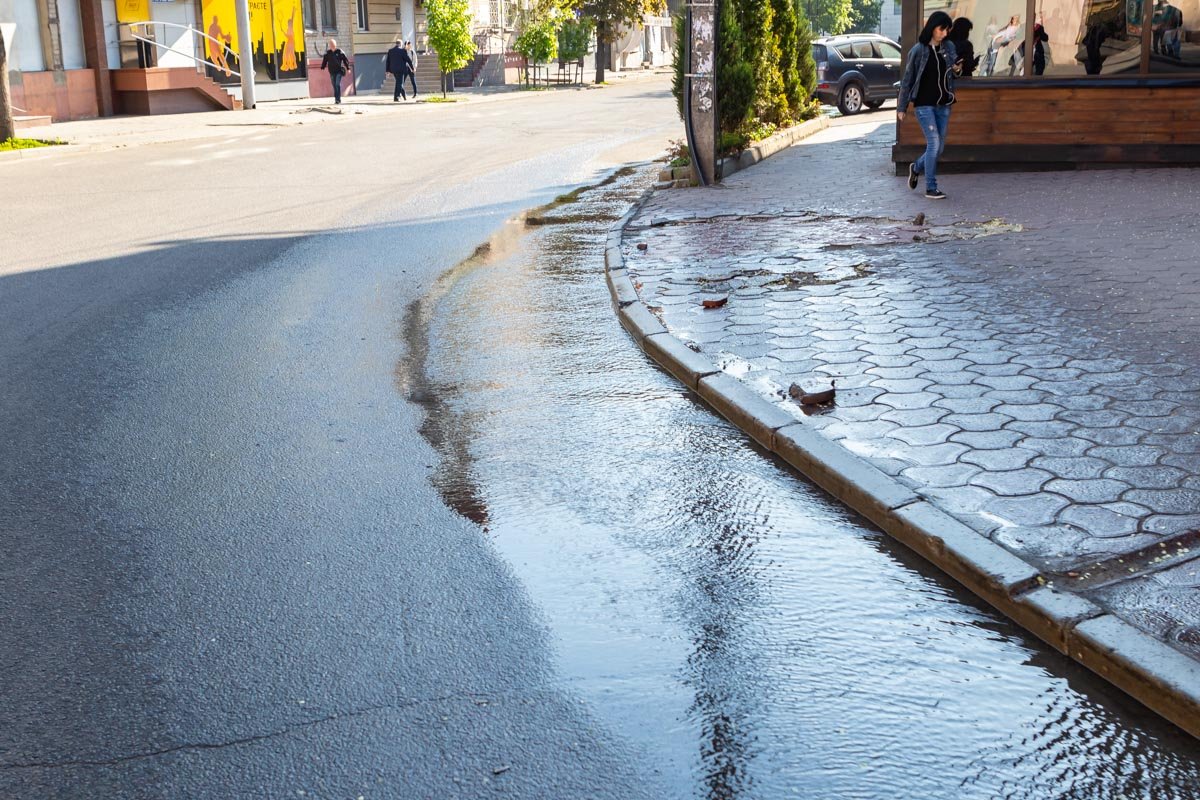 Авария произошла на пересечении проспекта Дмитрия Яворницкого и улицы Харьковской