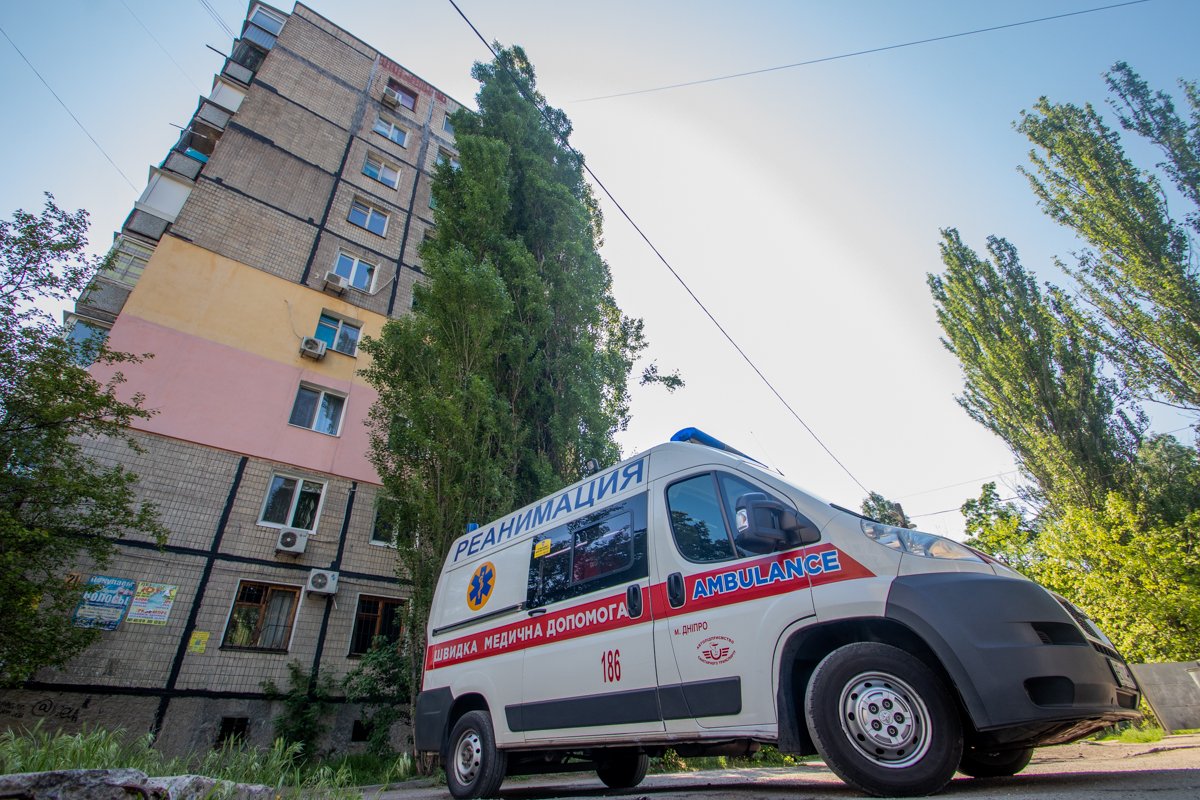 Медики пытались спасти женщину более 40 минут Медики пытались спасти женщину более 40 минут