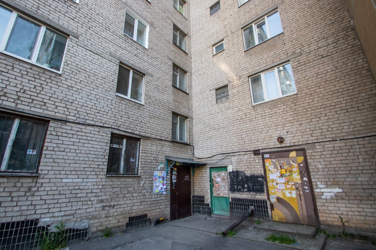 Супруги, находившиеся в лифте, не пострадали 