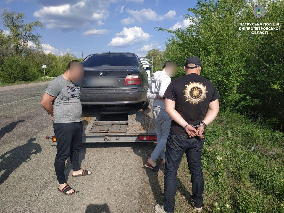 Нужный автомобиль полицейские заметили в районе села Адамовка Нужный автомобиль полицейские заметили в районе села Адамовка