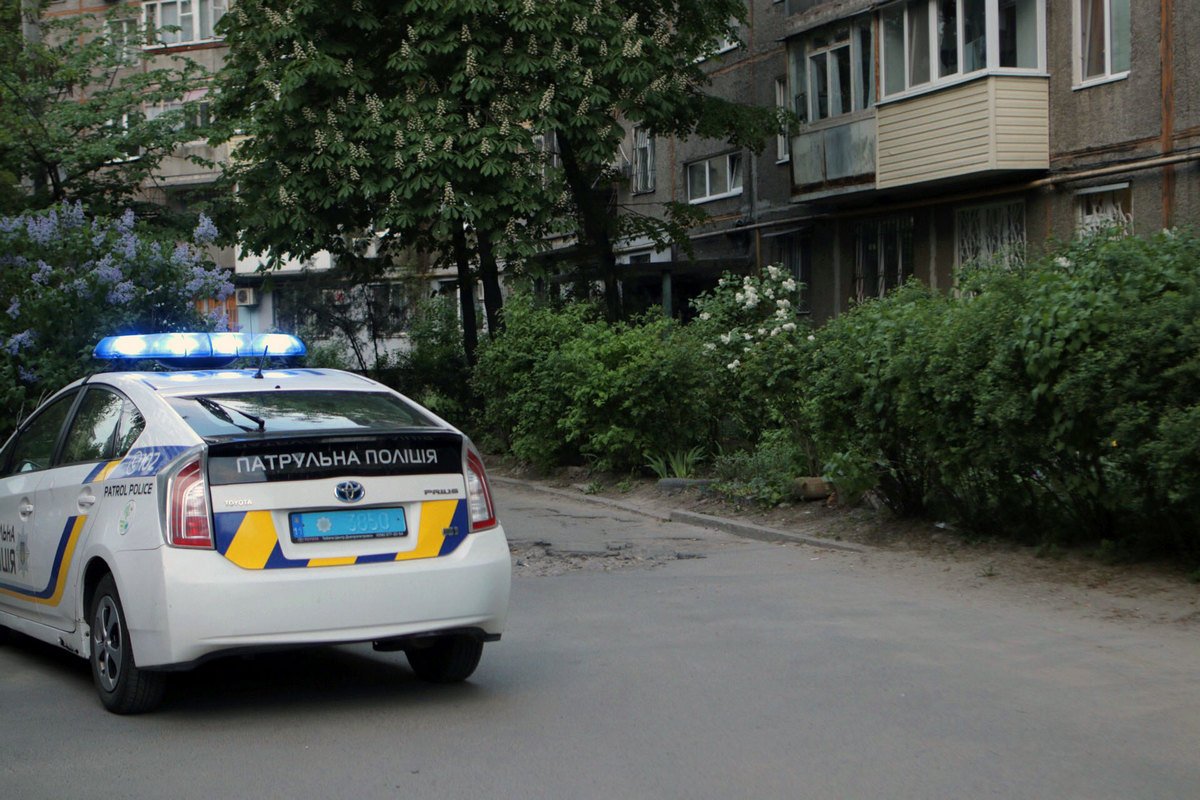 Правоохранители вызвали кинологов и следователей