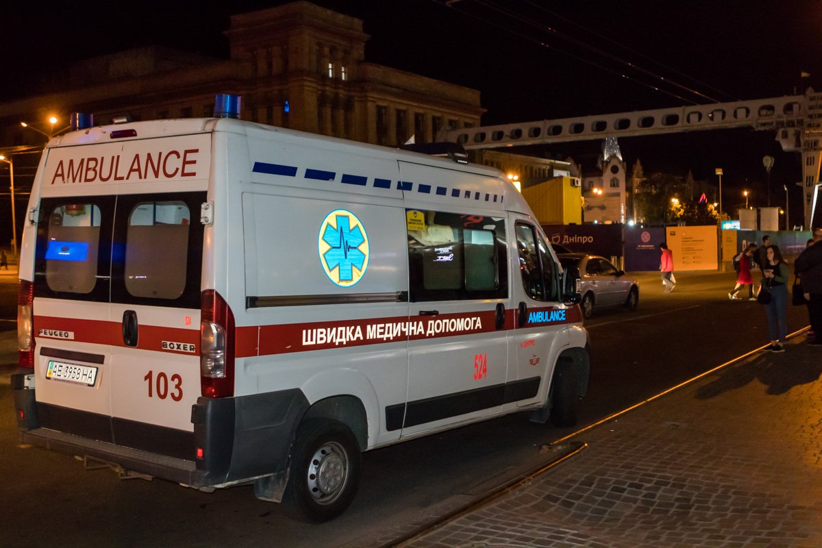 На месте дежурит скорая помощь На месте дежурит скорая помощь