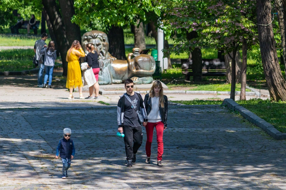 В парке Щевченко уже гуляют вовсю 