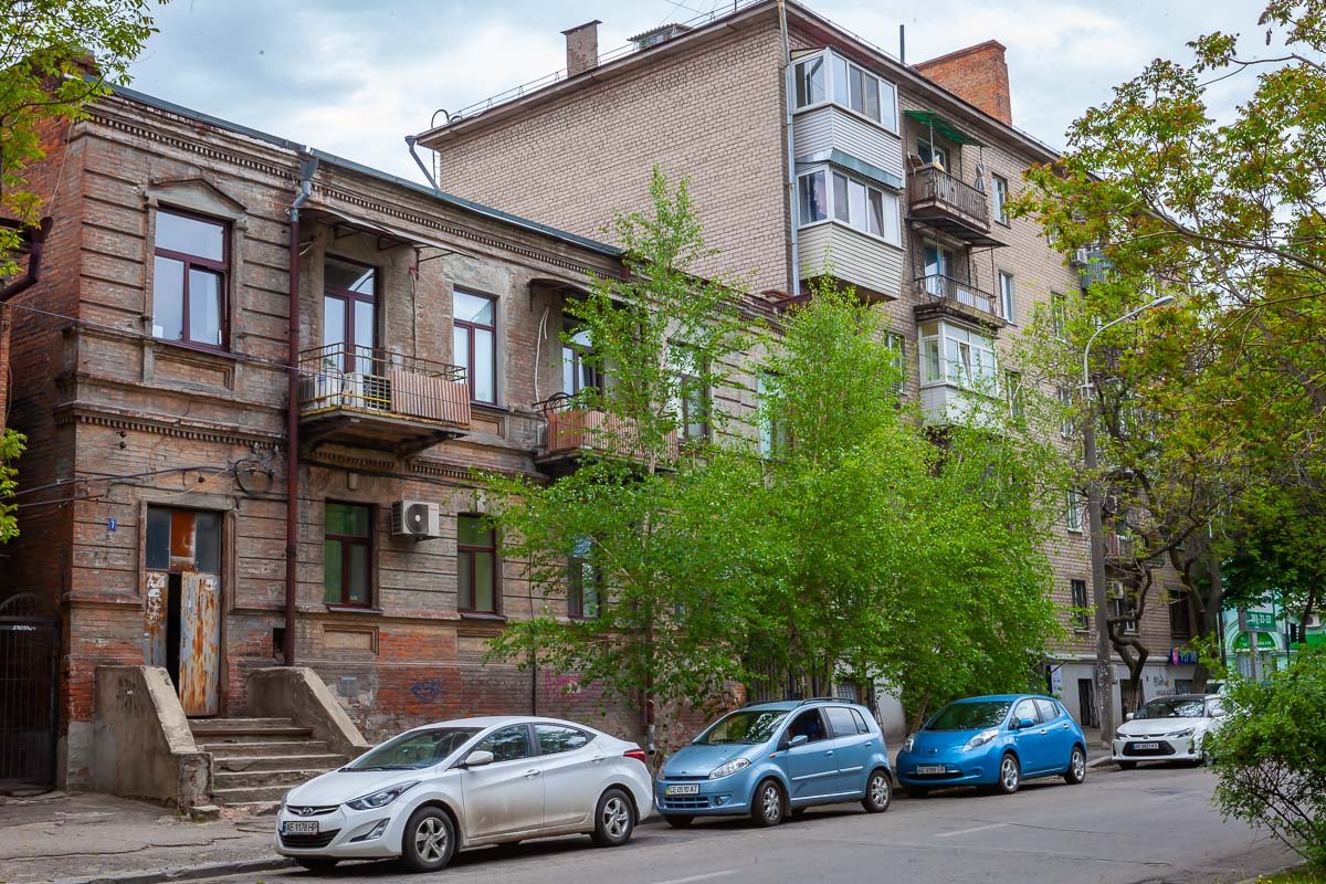 Когда-то она называлась Волошской, а на карте 1910 - носит название Гоголевская