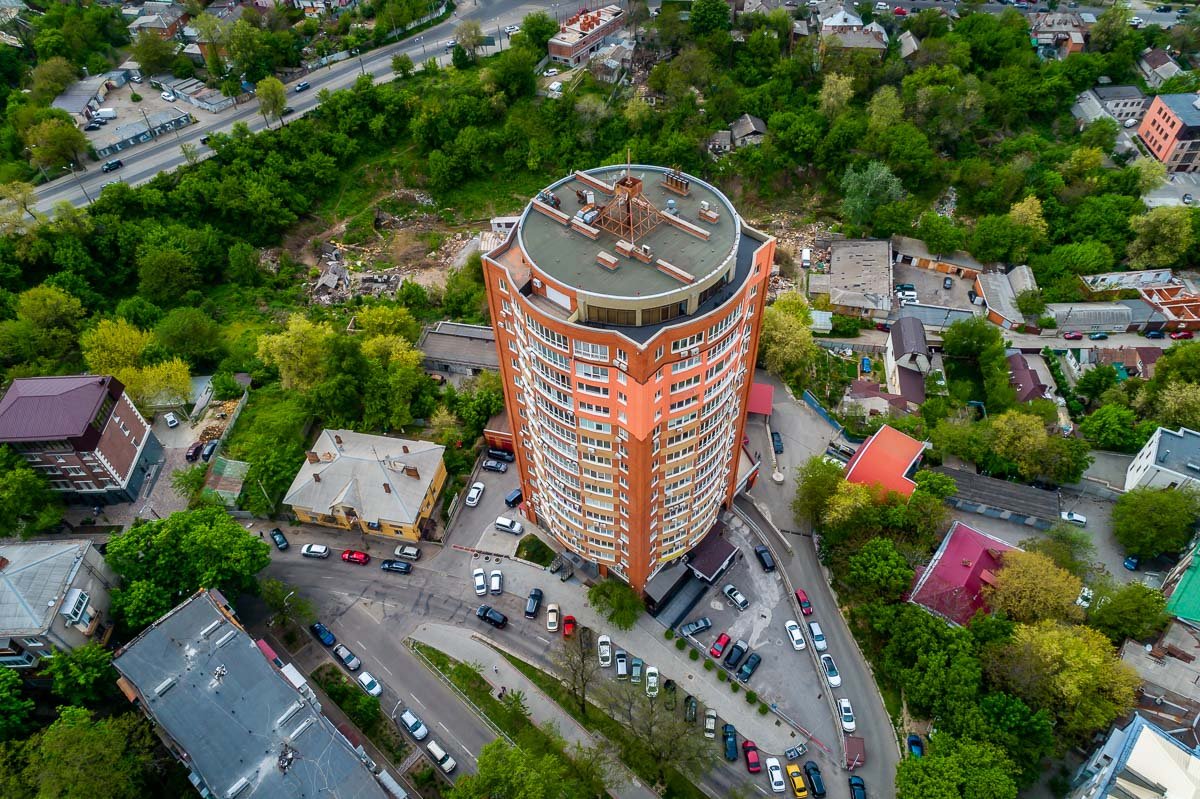 Весна разукрасила город