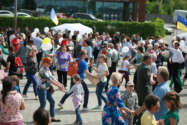 По традиции в Днепре в День Победы станцуют "Вальс життя" 4