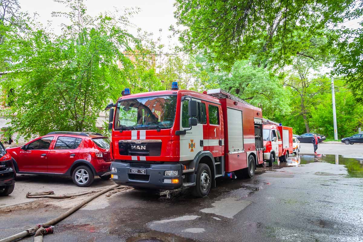 6 мая, около 15:20, загорелся заброшенный двухэтажный дом №11 на Южной 6 мая, около 15:20, загорелся заброшенный двухэтажный дом №11 на Южной