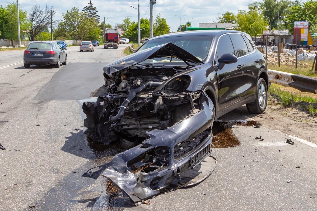 Столкнулись два Porsсhe Cayenne Столкнулись два Porsсhe Cayenne