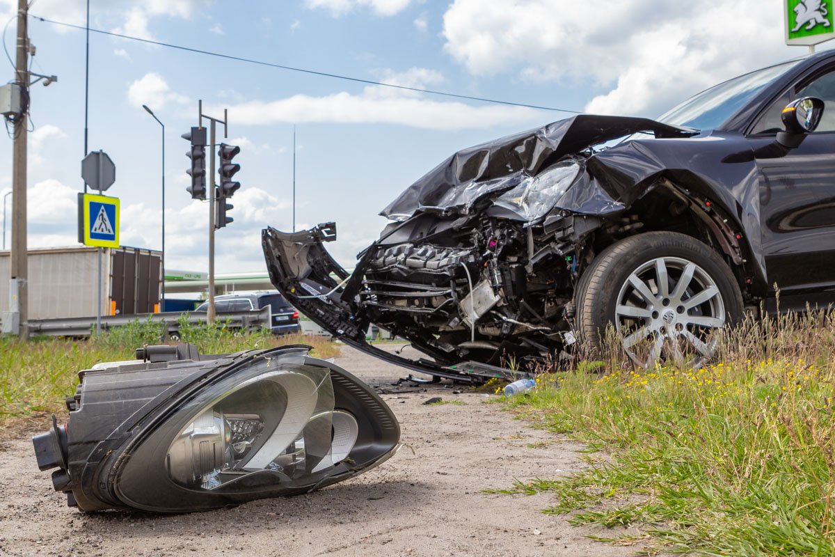 Автомобили получили сильные повреждения Автомобили получили сильные повреждения
