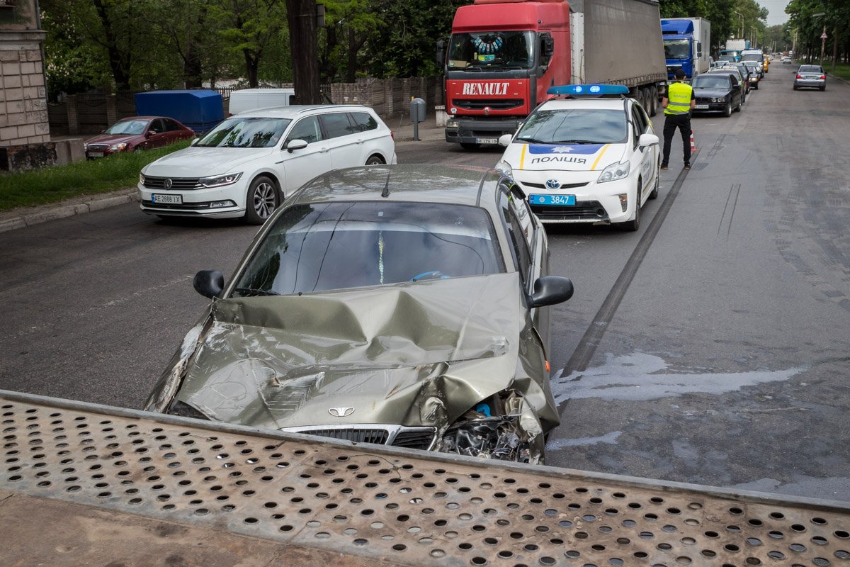 Полиция регулирует движение Полиция регулирует движение