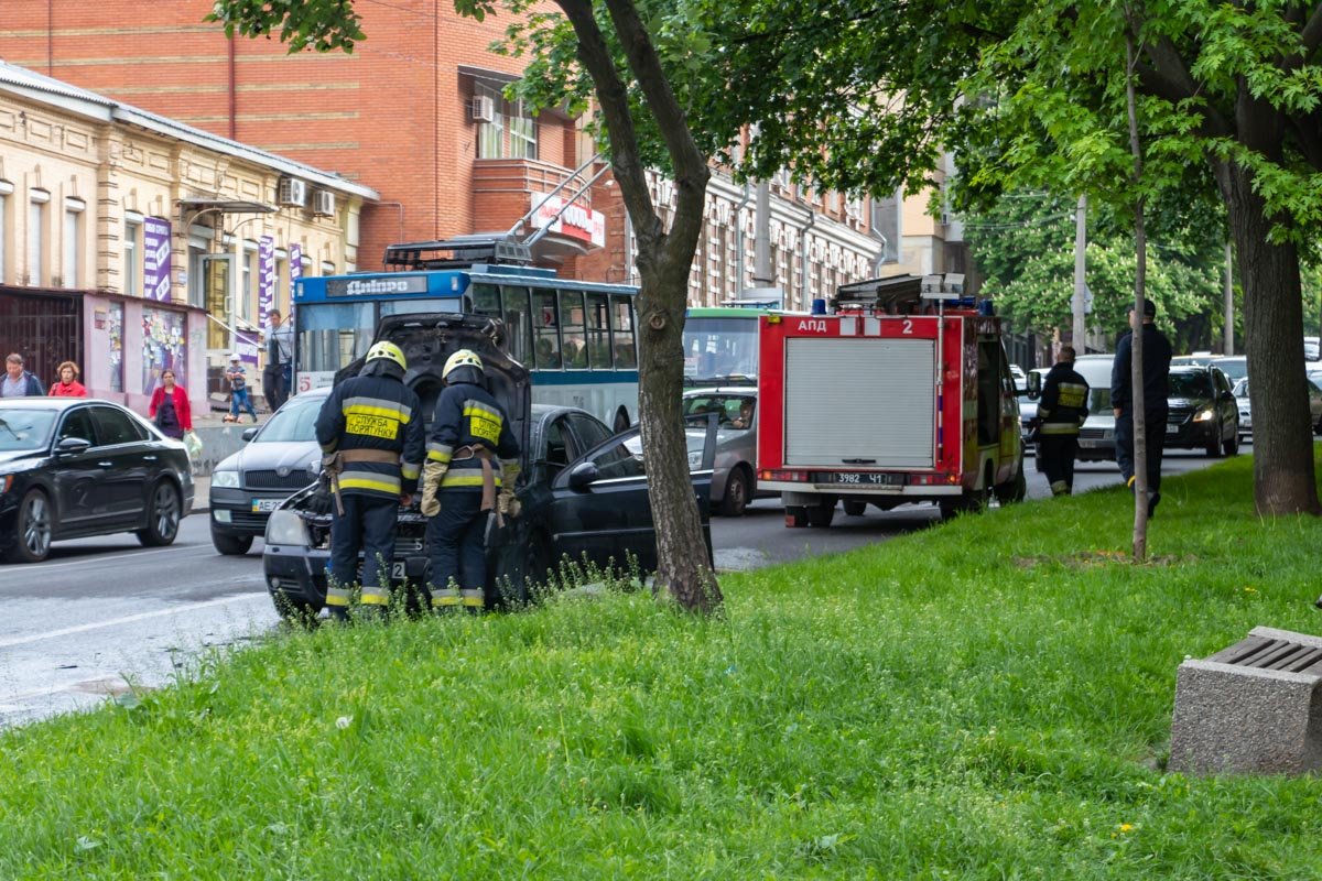 Спасатели прибыли на место оперативно Спасатели прибыли на место оперативно